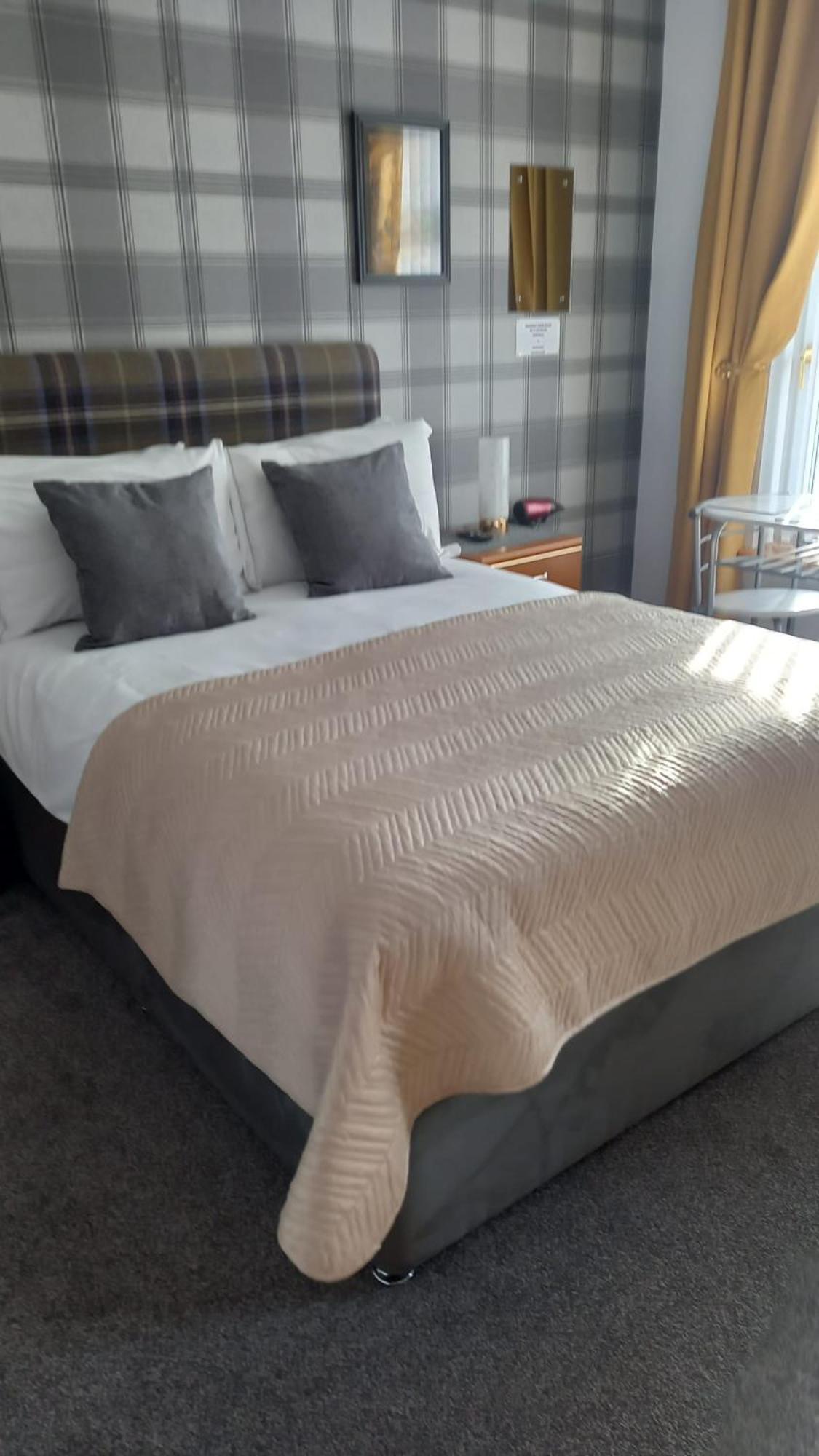 Fairfield Townhouse Guest House インヴァネス エクステリア 写真
